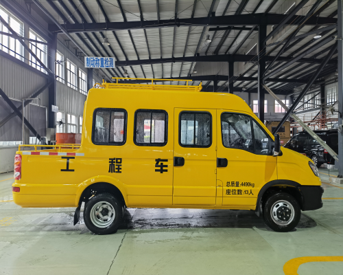 中意欧胜13座工程车