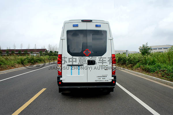 中意SZY5040XJHN依维柯救护车