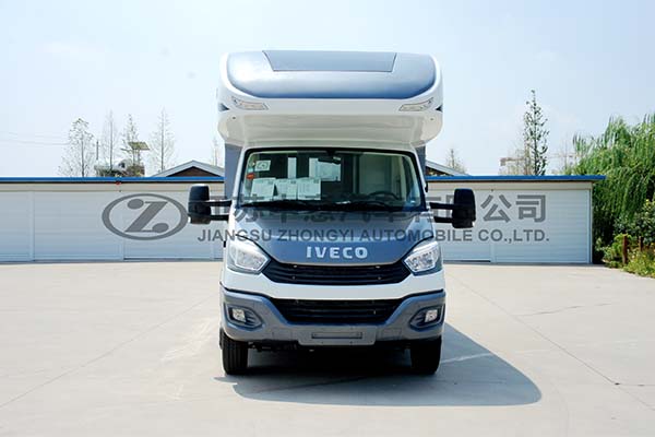 中意SZY5045XLJN2欧胜单拓展自动挡依维柯C型房车